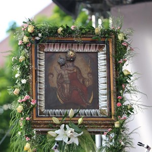 Molitva krunice prije misnoga slavlja Majke Božje od Kamenitih vrata